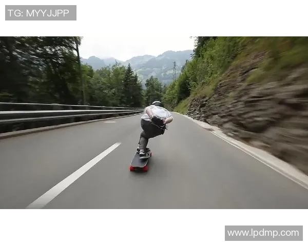 南京滑板队在极限运动联赛中的速度表现分析与点评